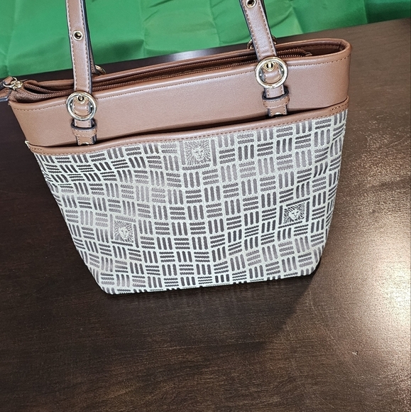 2 FOR $50 Ann Klein purse - Picture 7 of 8